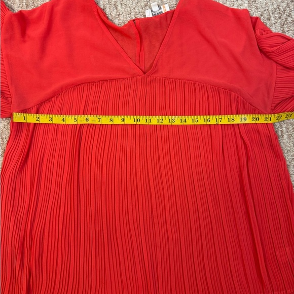 Umgee Red Pleated Batwing Blouse. C34 - Picture 6 of 10